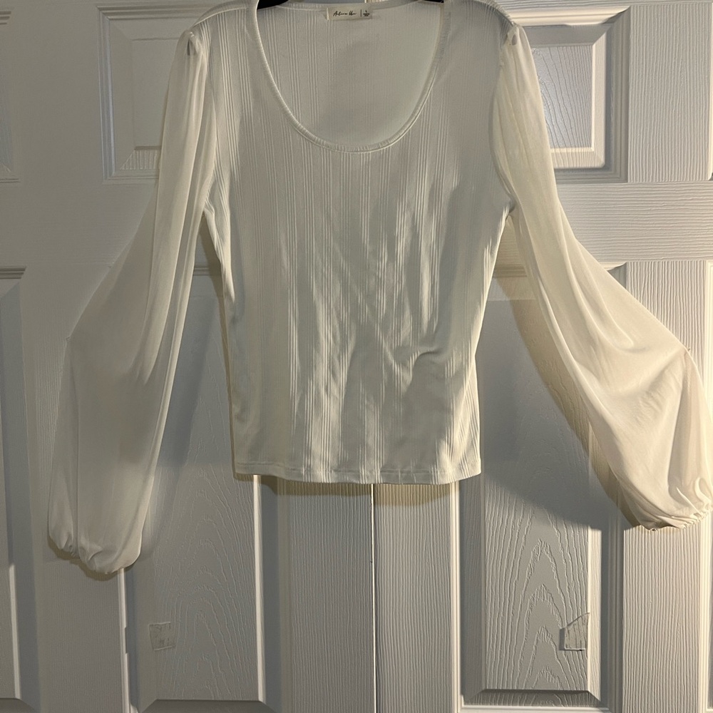 Elegant White Blouse with Balloon Sleeves